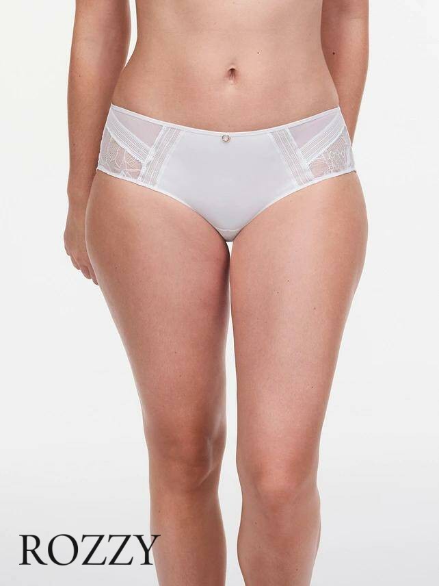 Трусы бразильяна Chantelle True lace C11M40 ванильный